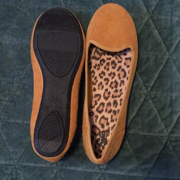 Tan/gold corduroy shoes - Picture 3 of 3